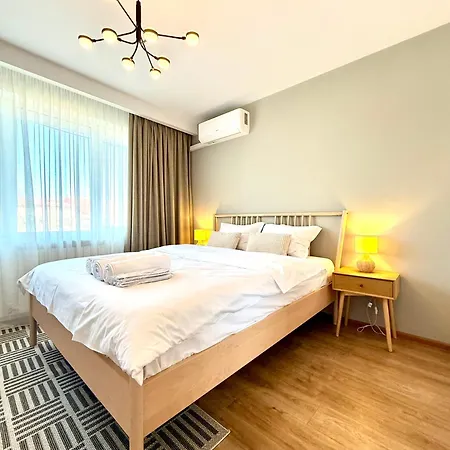 Fundeni Langa Spital Apartmán *