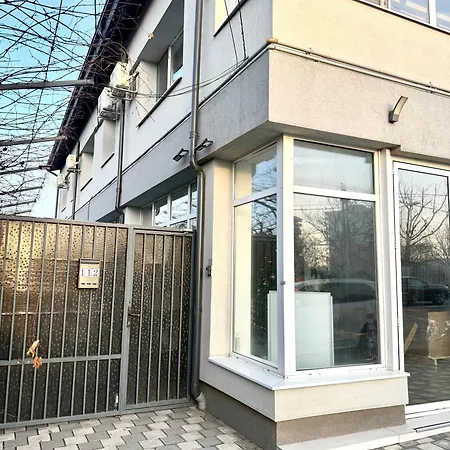 Fundeni Langa Spital Apartmán