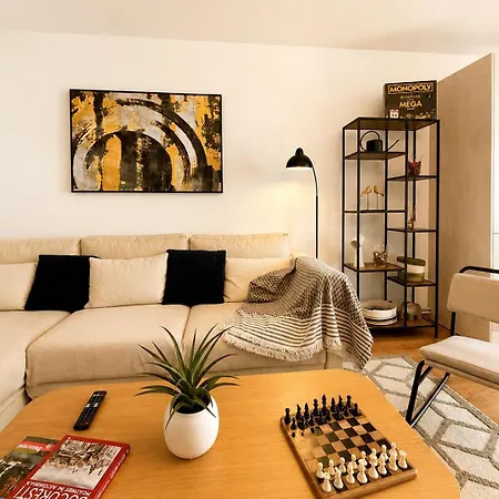 Fundeni Langa Spital Apartmán