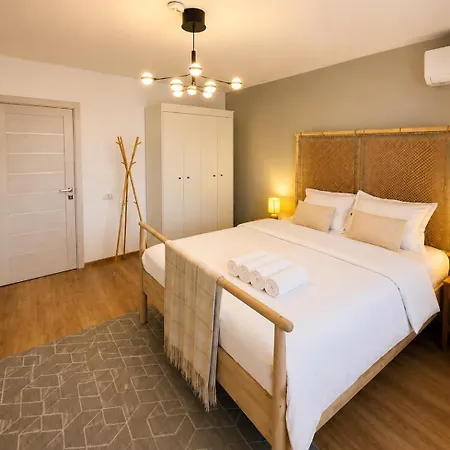 Fundeni Langa Spital Apartmán